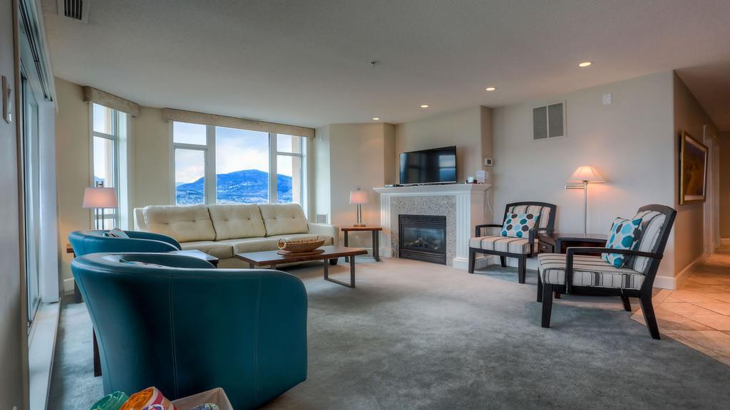Sunset Waterfront Resort By Kelownacondorentals Екстер'єр фото