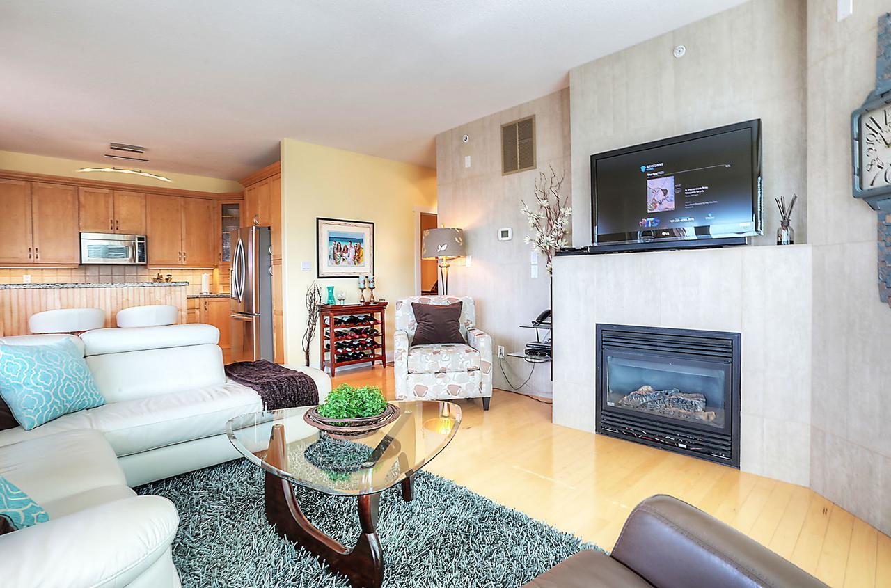 Sunset Waterfront Resort By Kelownacondorentals Екстер'єр фото