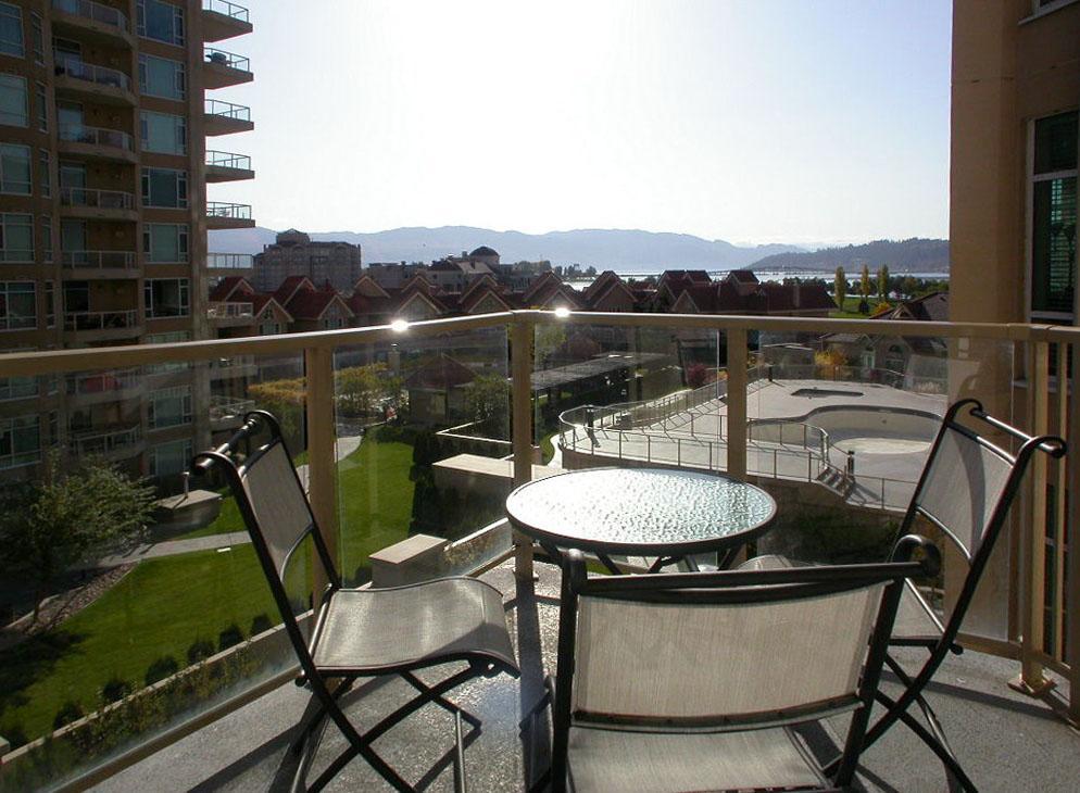 Sunset Waterfront Resort By Kelownacondorentals Екстер'єр фото