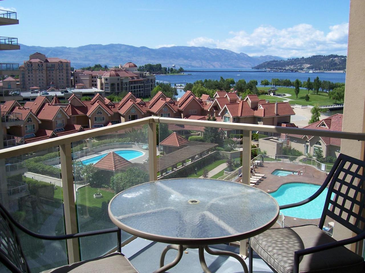 Sunset Waterfront Resort By Kelownacondorentals Екстер'єр фото